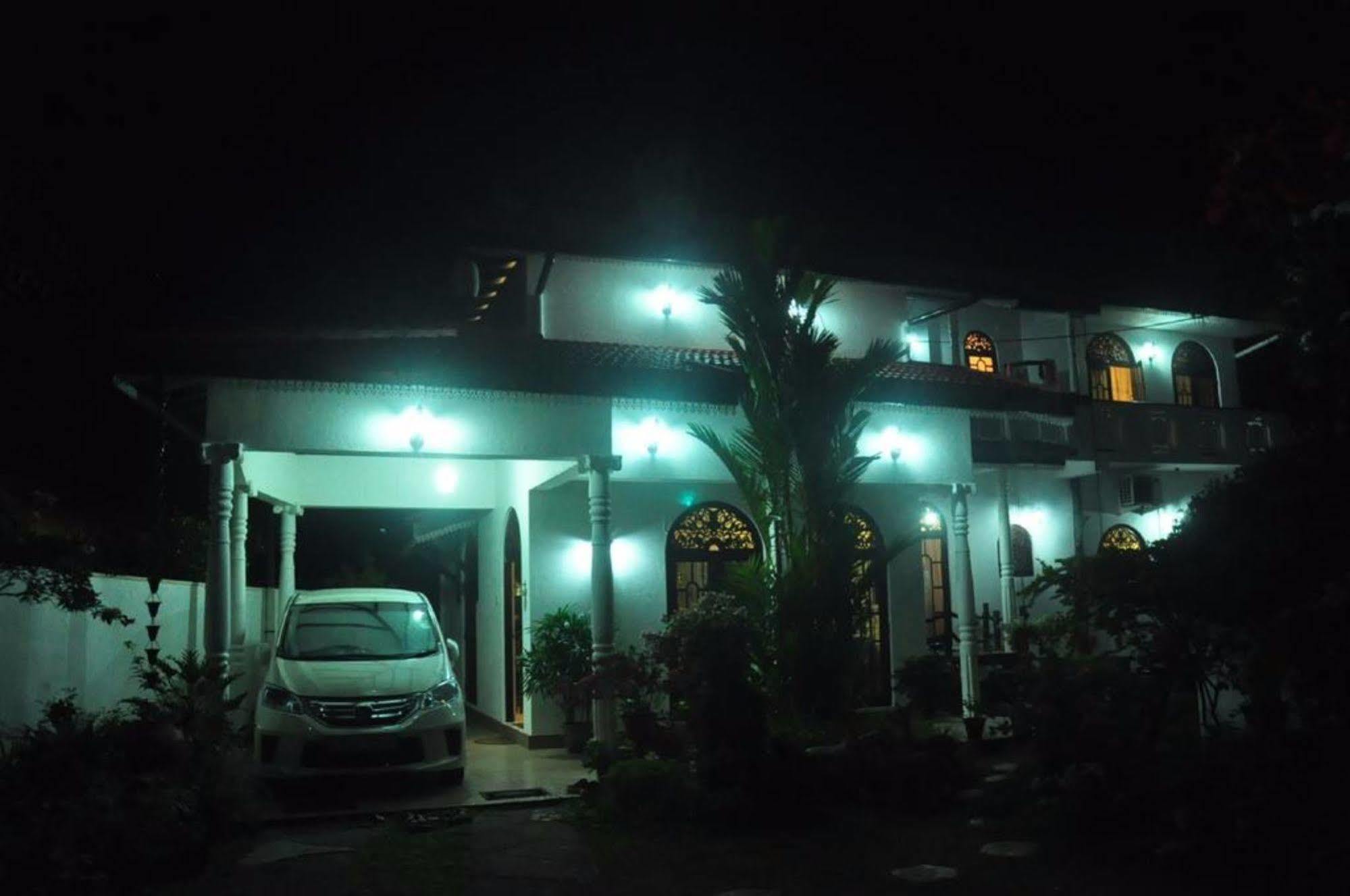 Hotel Angel Rest Mirissa Exterior foto